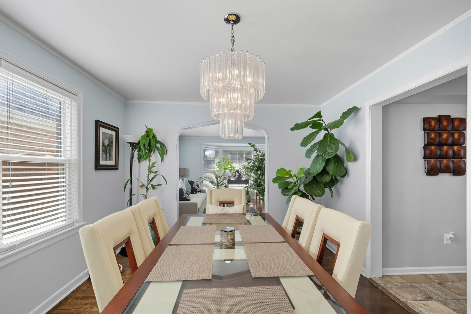 8223 S Sawyer Avenue, Chicago, IL 60652
