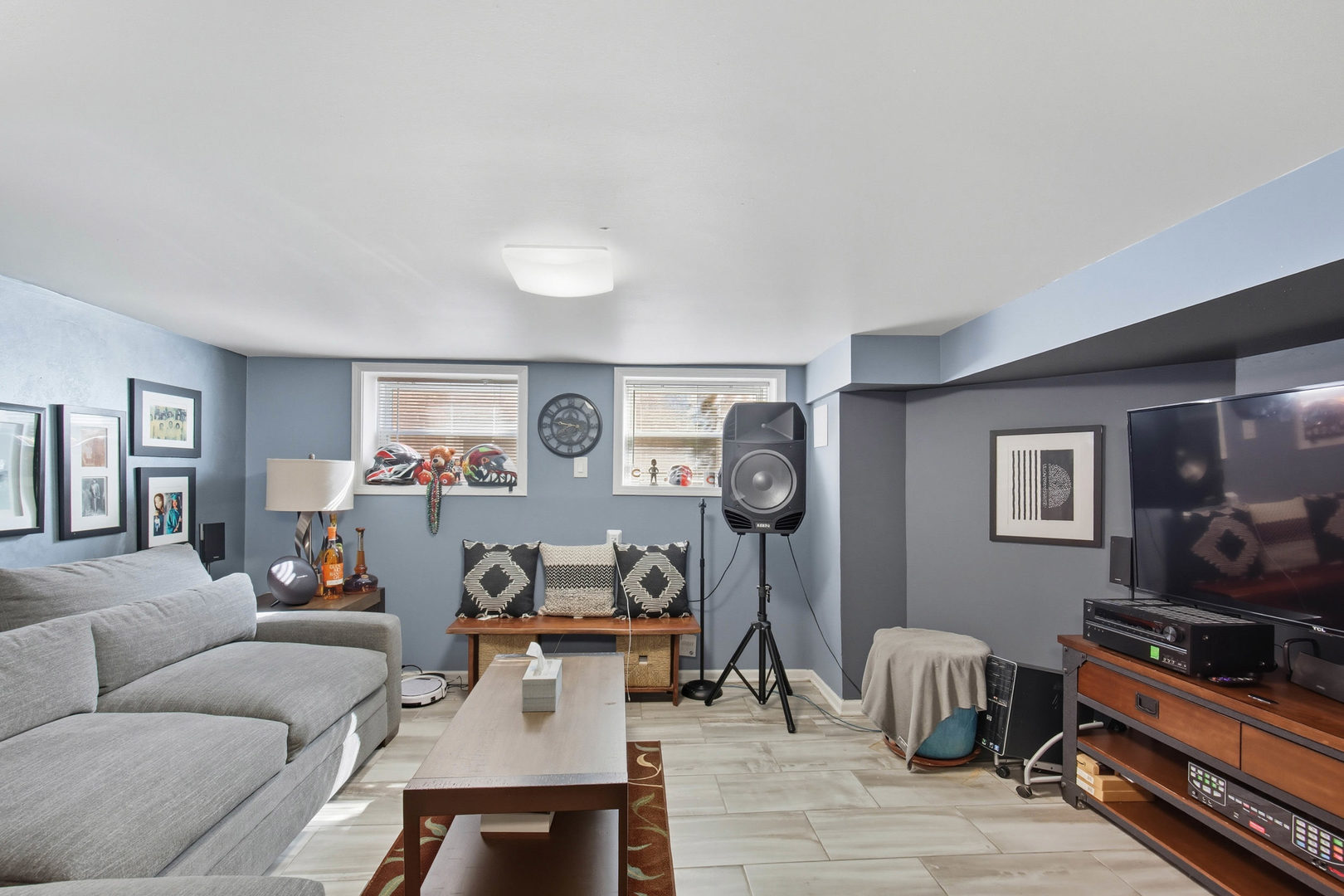8223 S Sawyer Avenue, Chicago, IL 60652