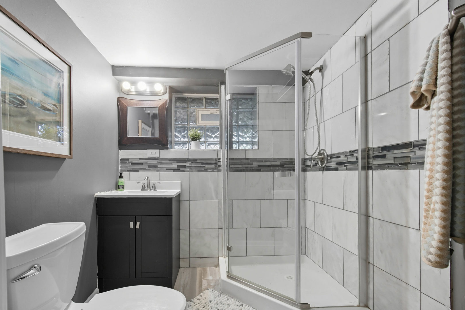 8223 S Sawyer Avenue, Chicago, IL 60652