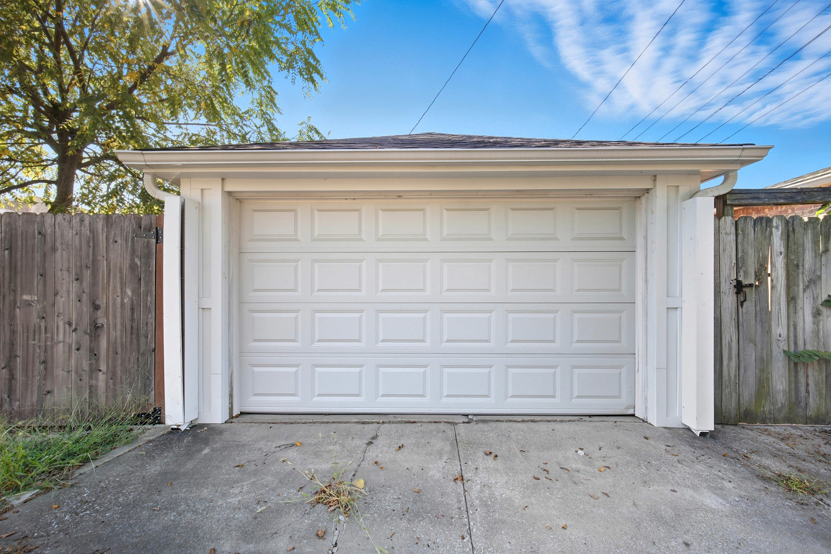 8223 S Sawyer Avenue, Chicago, IL 60652