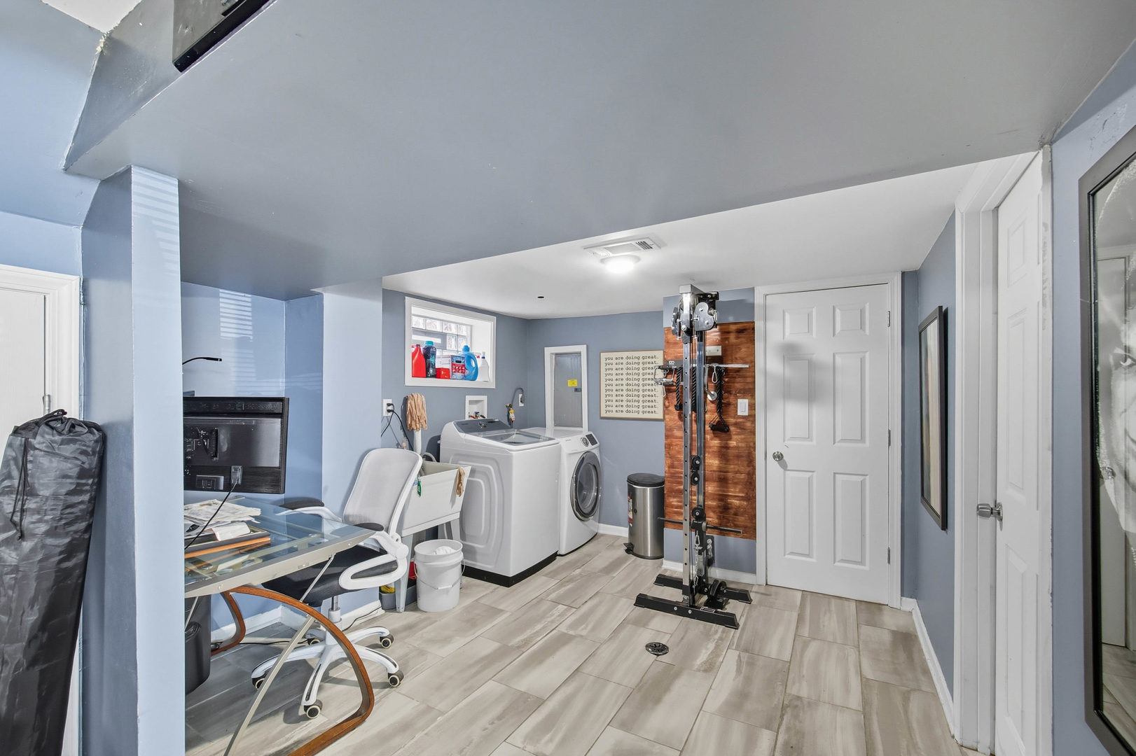 8223 S Sawyer Avenue, Chicago, IL 60652