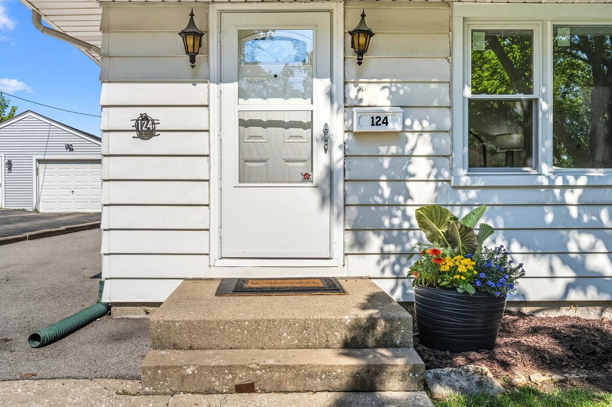 124 W Sunset Avenue, Lombard, IL 60148