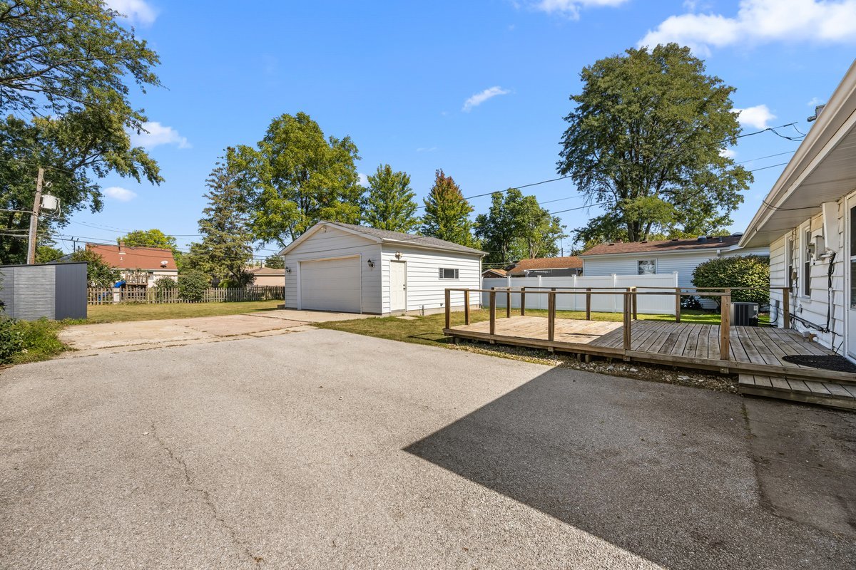 124 W Sunset Avenue, Lombard, IL 60148