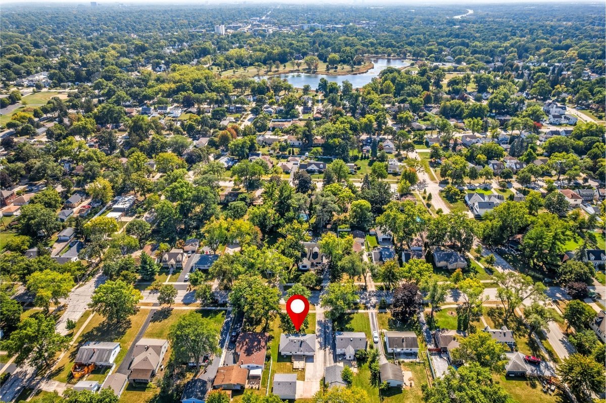 124 W Sunset Avenue, Lombard, IL 60148