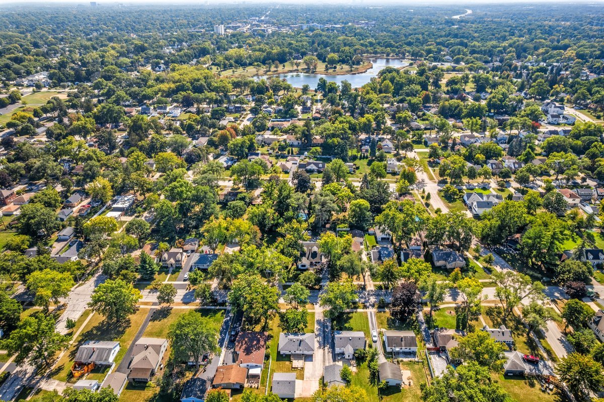 124 W Sunset Avenue, Lombard, IL 60148