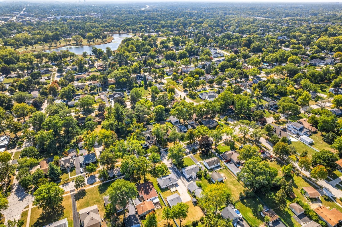 124 W Sunset Avenue, Lombard, IL 60148