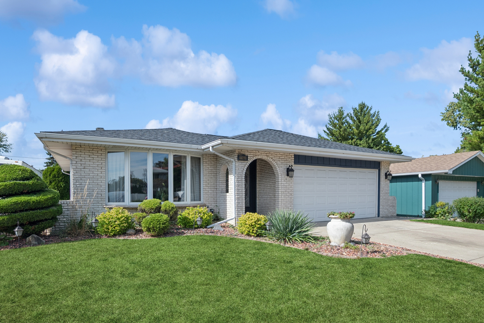 11608 S Leamington Avenue, Alsip, IL 60803