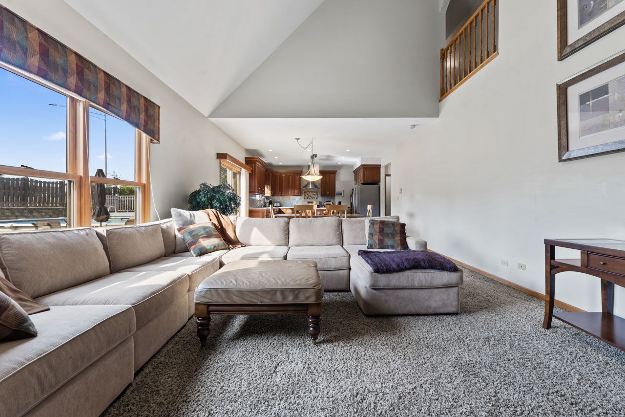 700 N Hundley Street, Hoffman Estates, IL 60169