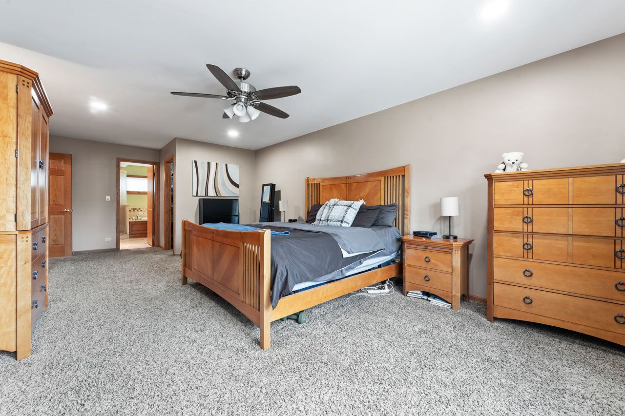 700 N Hundley Street, Hoffman Estates, IL 60169