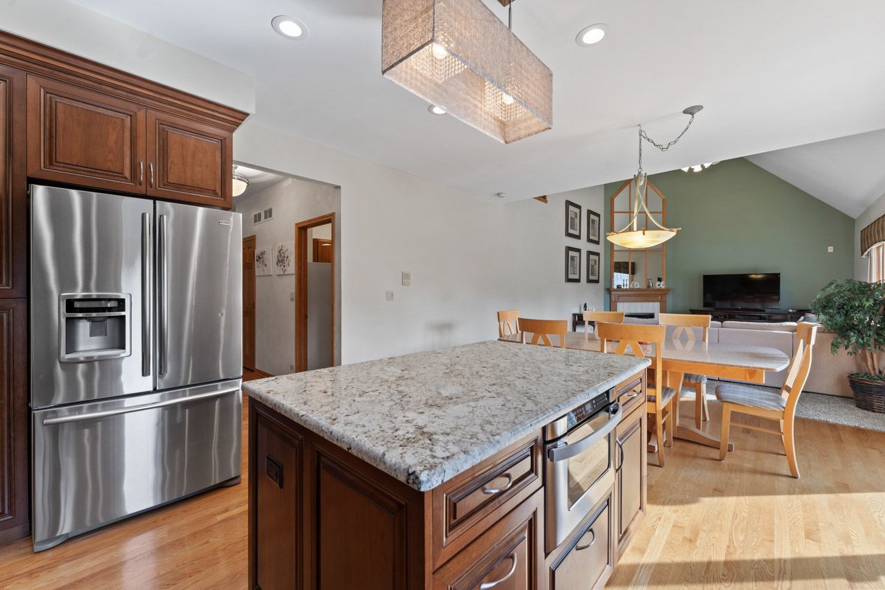 700 N Hundley Street, Hoffman Estates, IL 60169