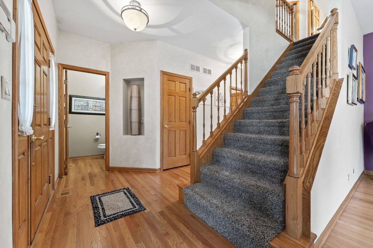 700 N Hundley Street, Hoffman Estates, IL 60169