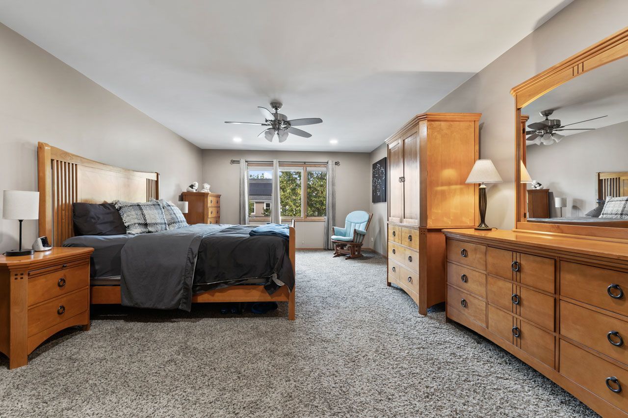 700 N Hundley Street, Hoffman Estates, IL 60169