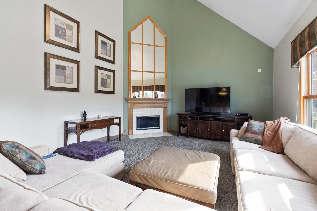 700 N Hundley Street, Hoffman Estates, IL 60169