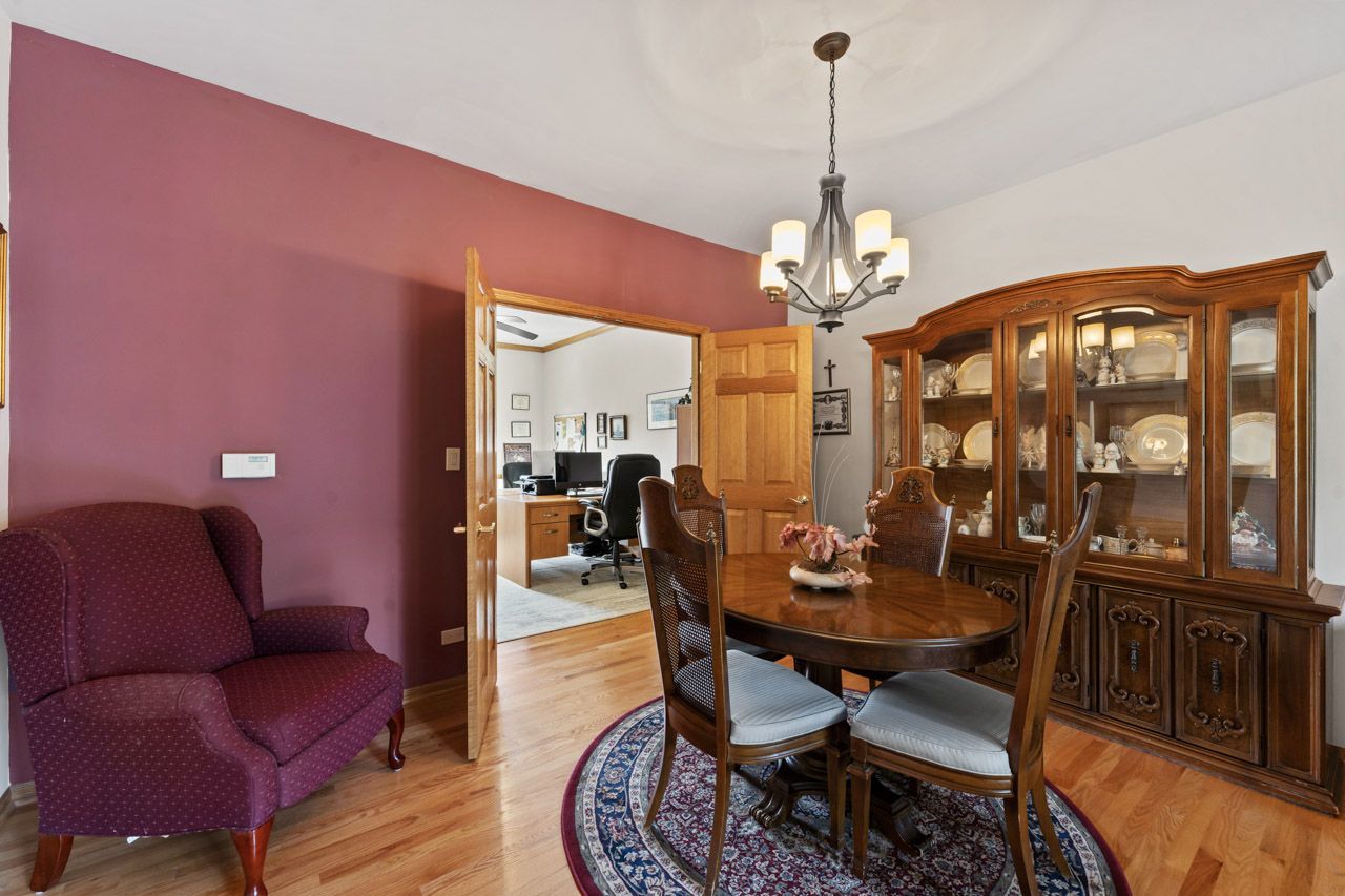 700 N Hundley Street, Hoffman Estates, IL 60169