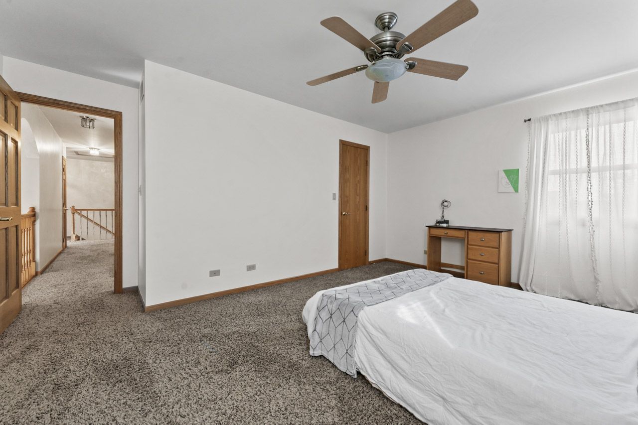 700 N Hundley Street, Hoffman Estates, IL 60169