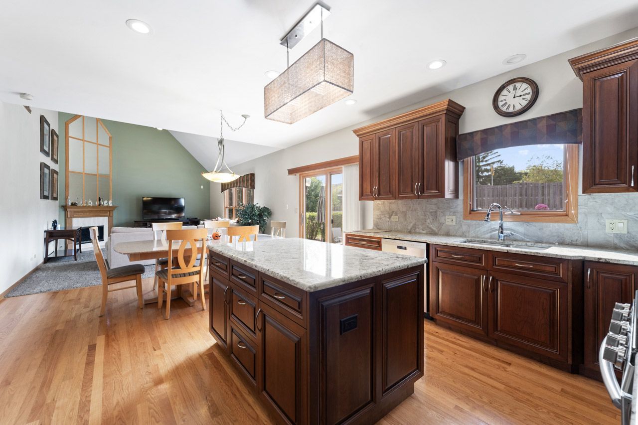 700 N Hundley Street, Hoffman Estates, IL 60169