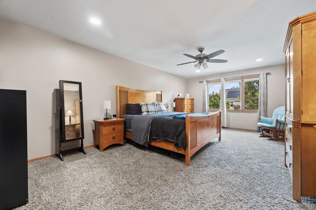 700 N Hundley Street, Hoffman Estates, IL 60169