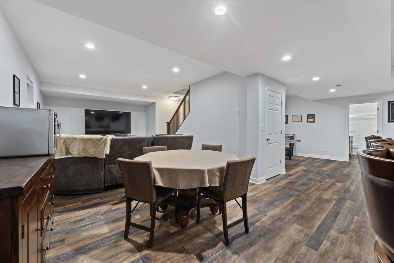 700 N Hundley Street, Hoffman Estates, IL 60169