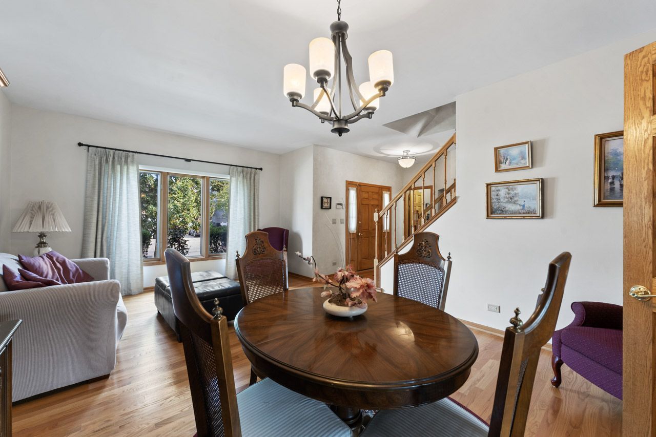 700 N Hundley Street, Hoffman Estates, IL 60169