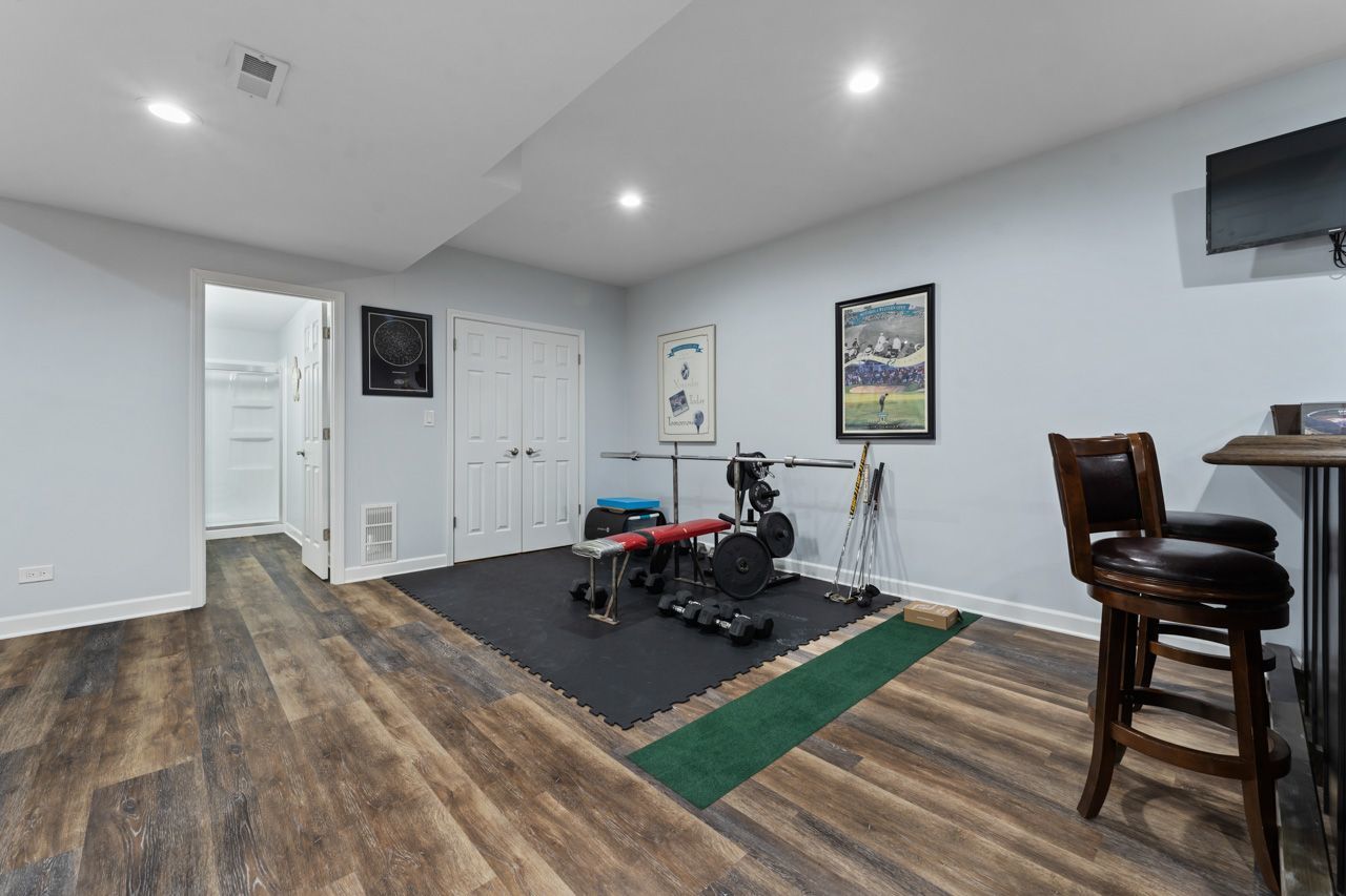 700 N Hundley Street, Hoffman Estates, IL 60169