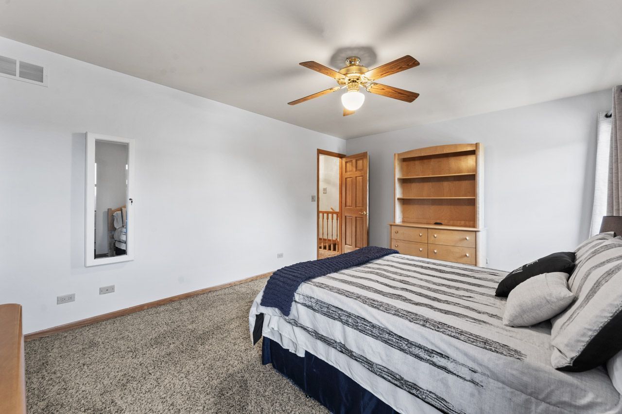 700 N Hundley Street, Hoffman Estates, IL 60169