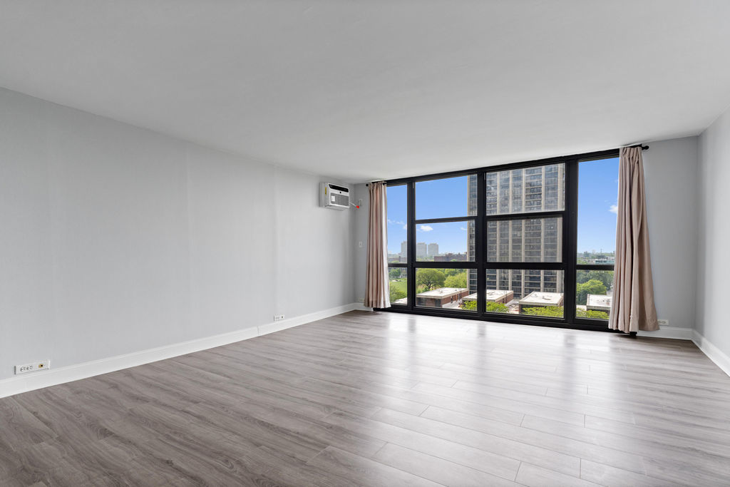 2901 S Michigan Avenue #903, Chicago, IL 60616