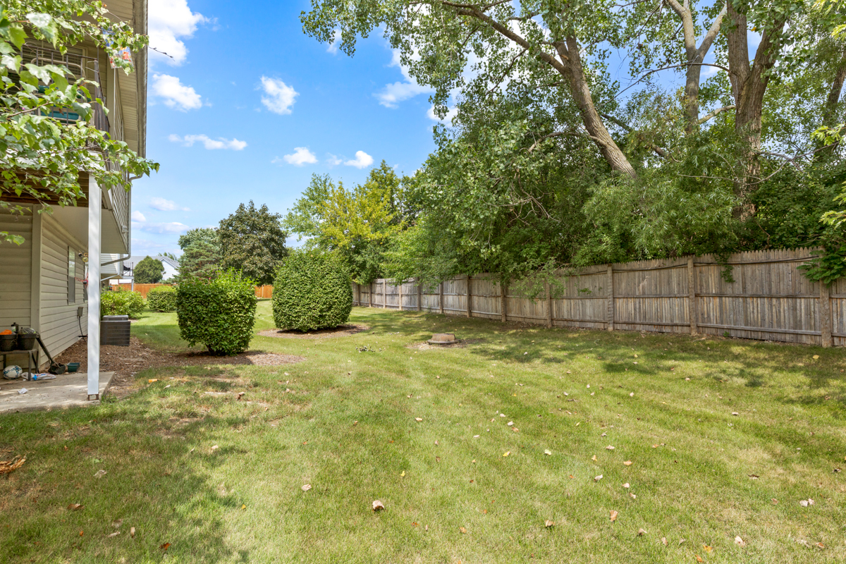 86 GANT Circle #D, Streamwood, IL 60107