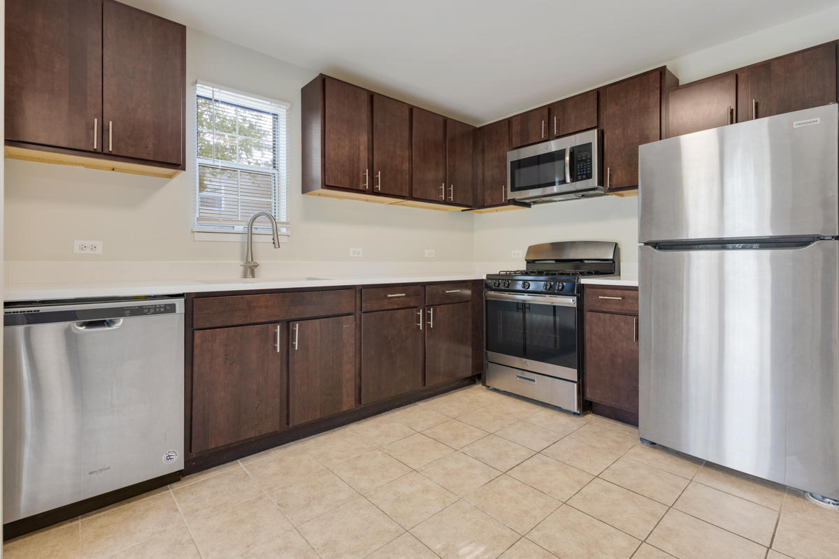 86 GANT Circle #D, Streamwood, IL 60107