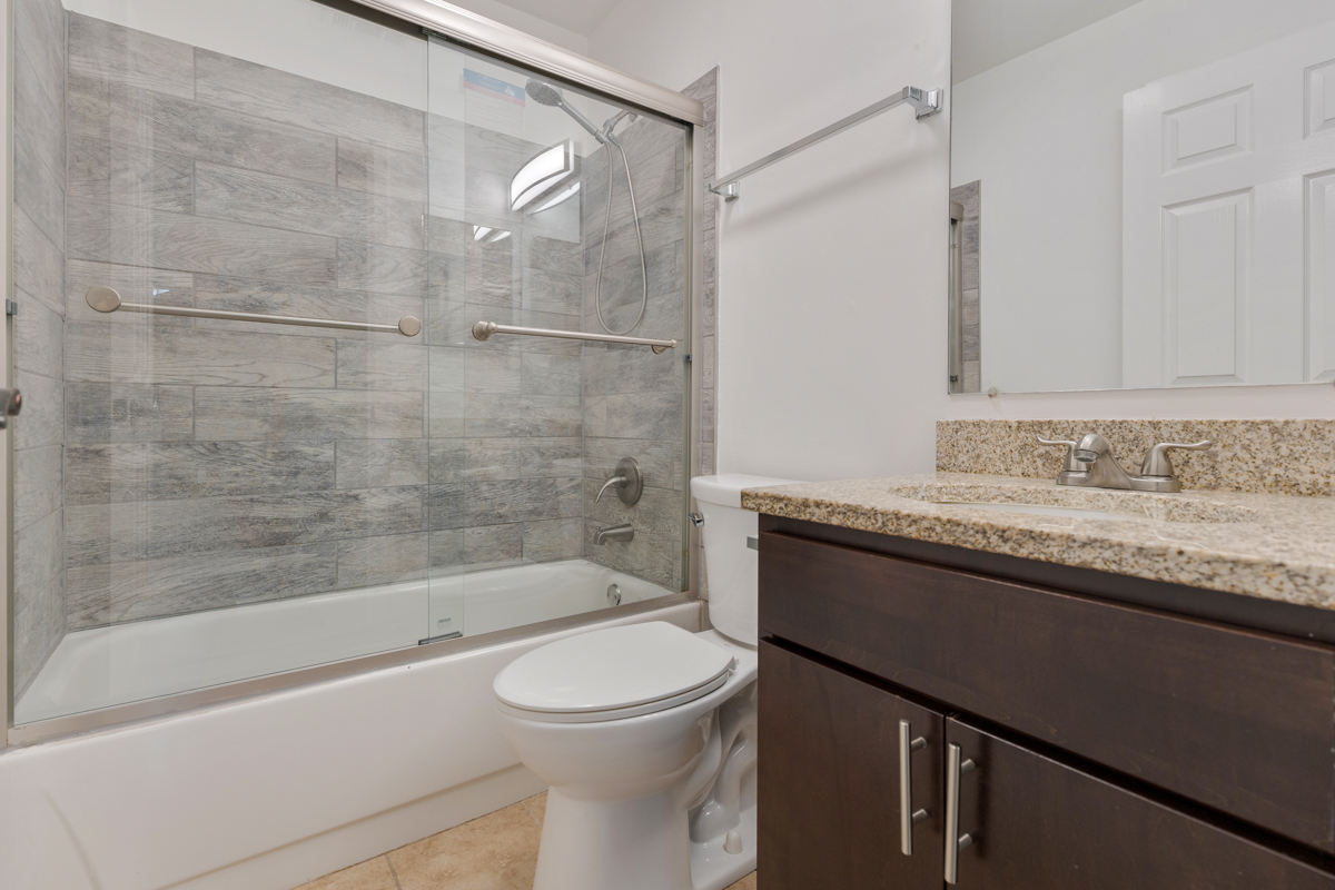 86 GANT Circle #D, Streamwood, IL 60107