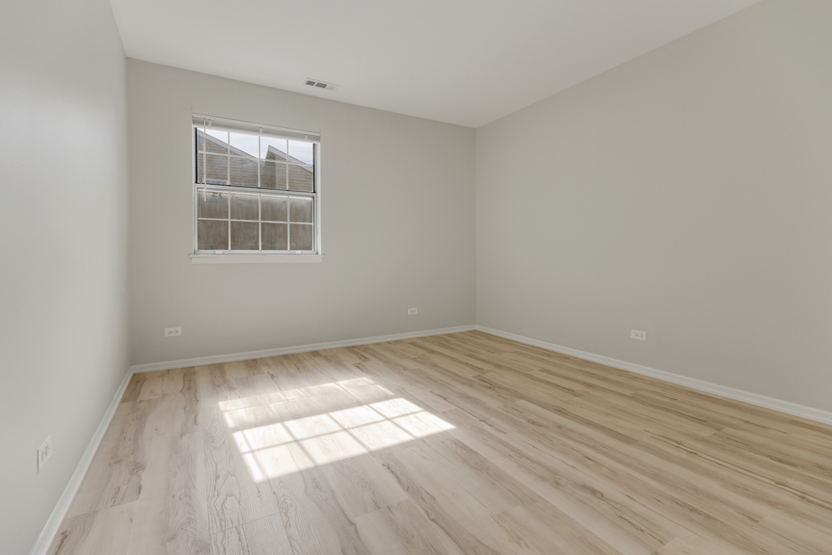 86 GANT Circle #D, Streamwood, IL 60107