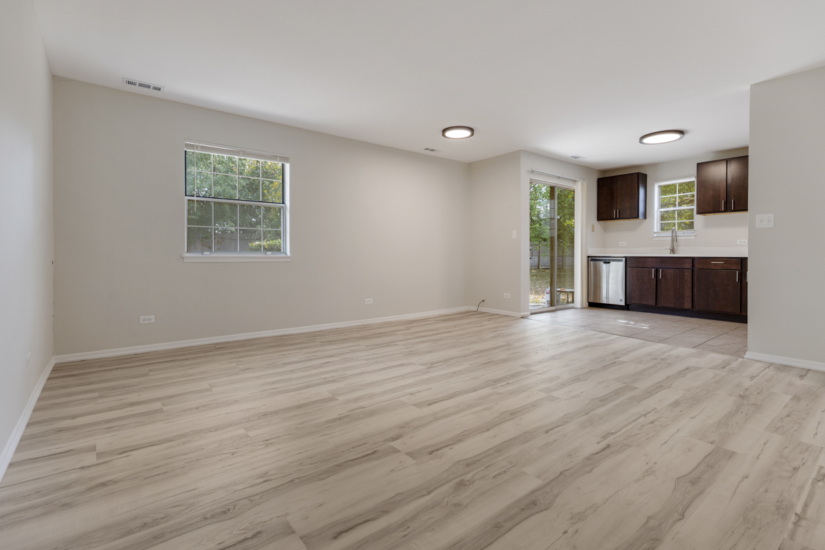 86 GANT Circle #D, Streamwood, IL 60107