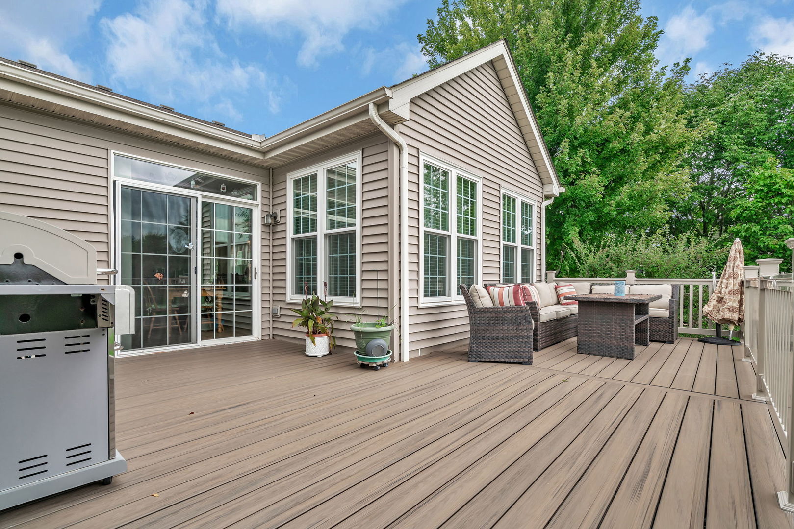 21201 Lily Lake Lane, Crest Hill, IL 60403