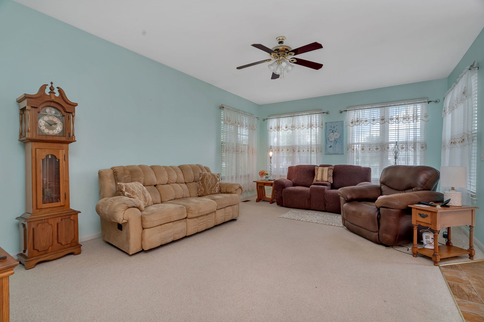 21201 Lily Lake Lane, Crest Hill, IL 60403