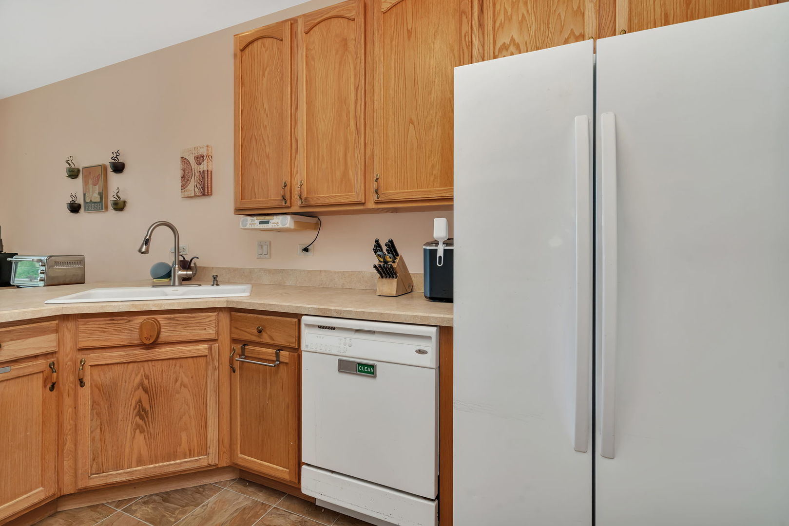 21201 Lily Lake Lane, Crest Hill, IL 60403