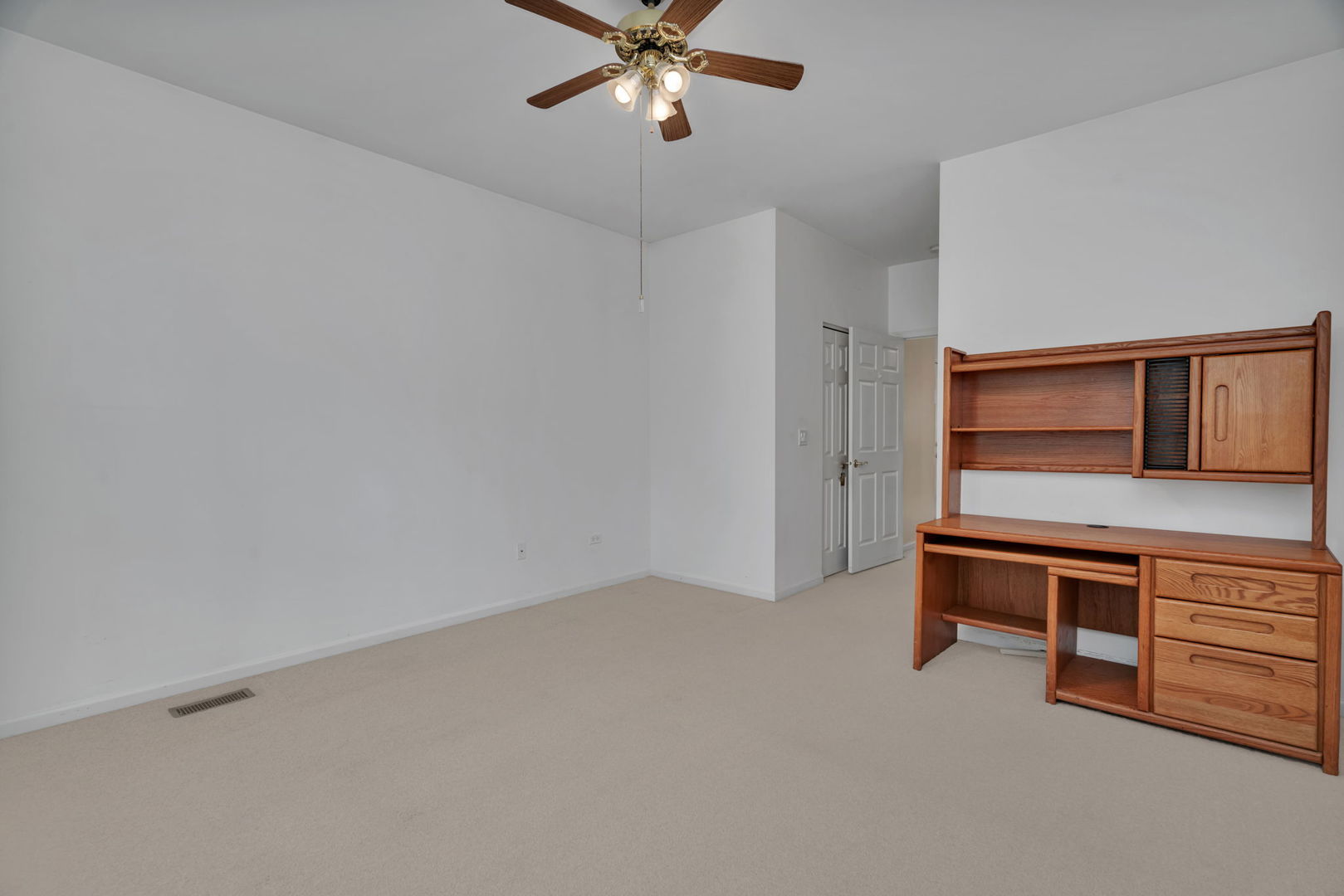 21201 Lily Lake Lane, Crest Hill, IL 60403