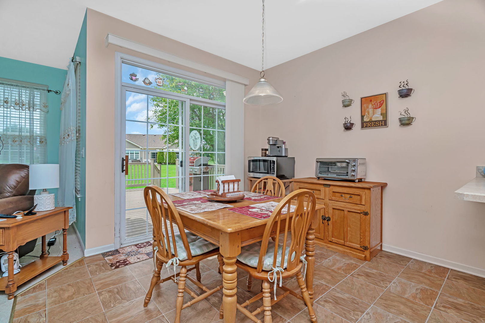 21201 Lily Lake Lane, Crest Hill, IL 60403