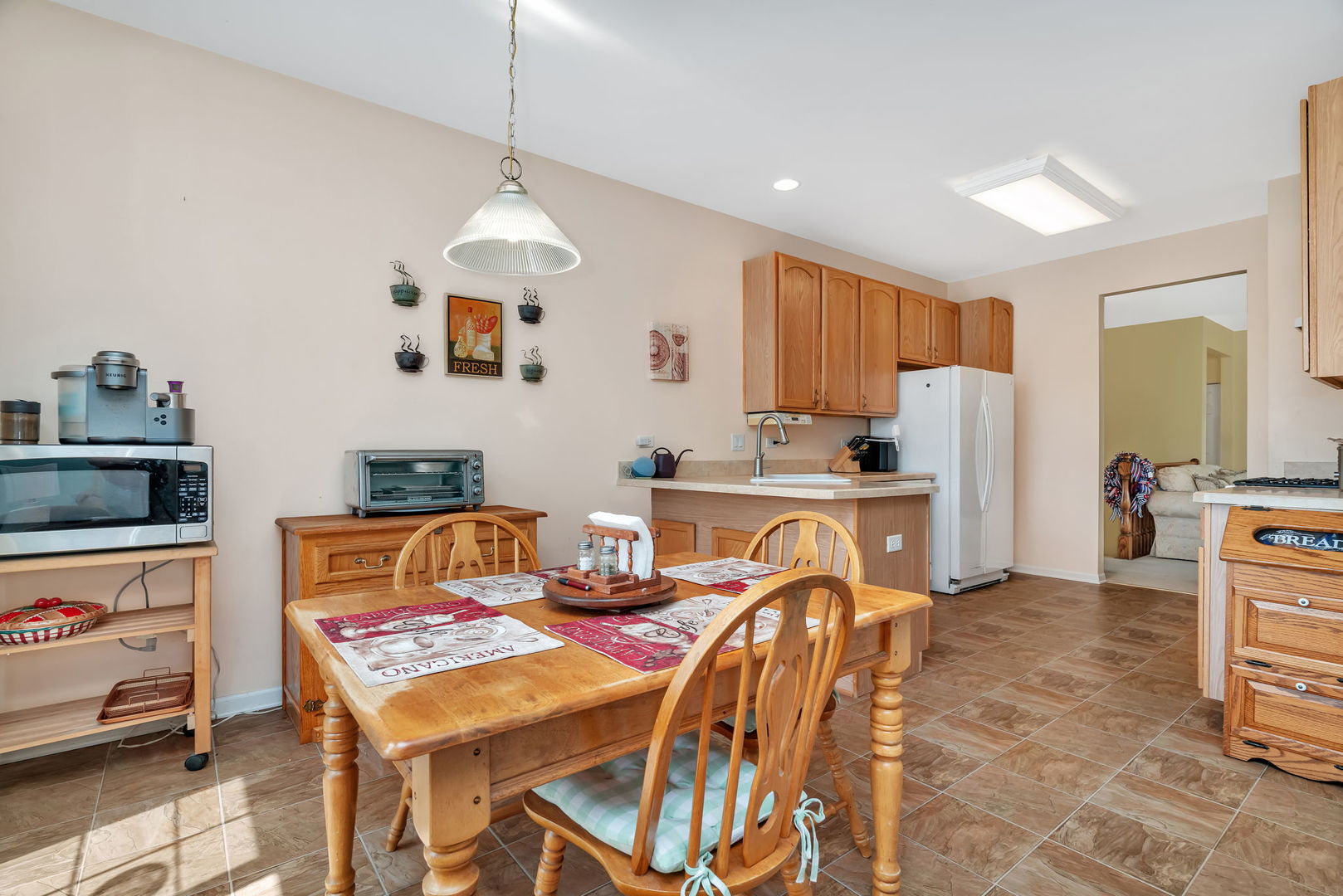 21201 Lily Lake Lane, Crest Hill, IL 60403