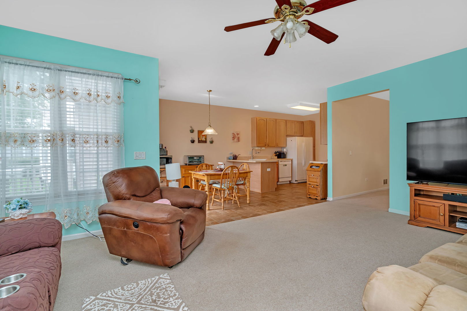 21201 Lily Lake Lane, Crest Hill, IL 60403