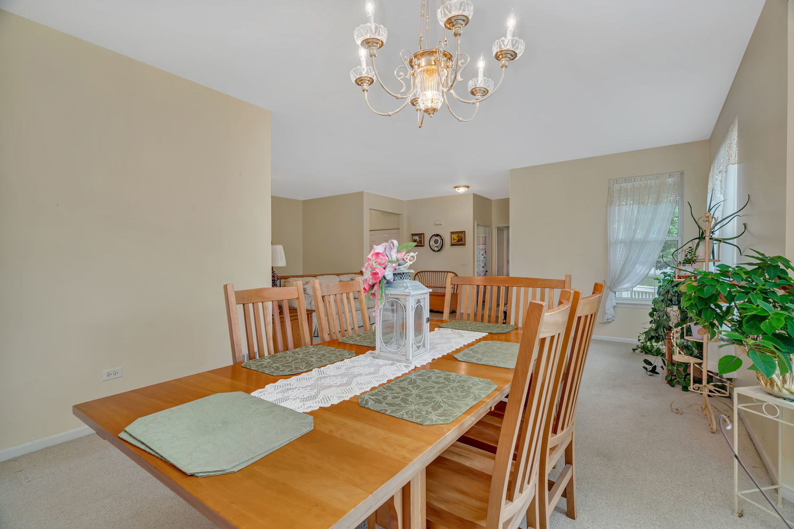 21201 Lily Lake Lane, Crest Hill, IL 60403