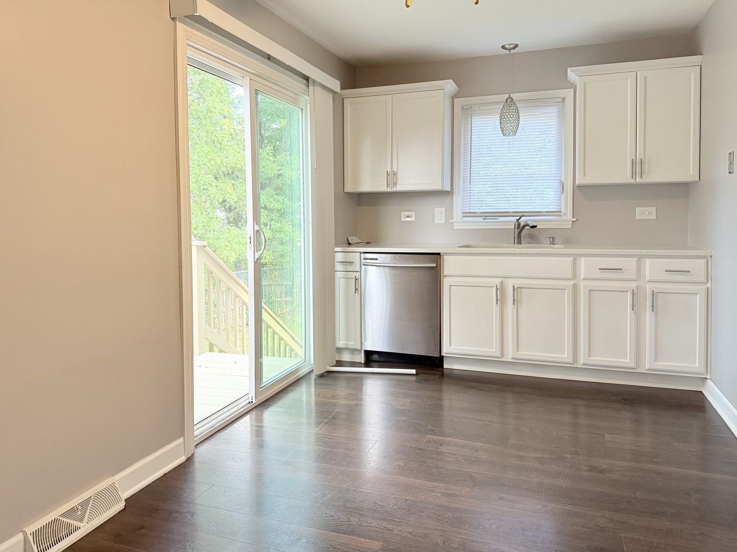 8925 Golfview Drive, Orland Park, IL 60462