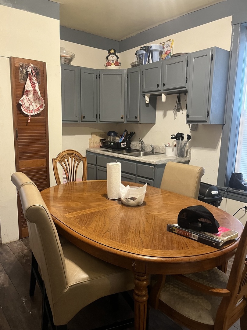 4140 S Albany Avenue, Chicago, IL 60632