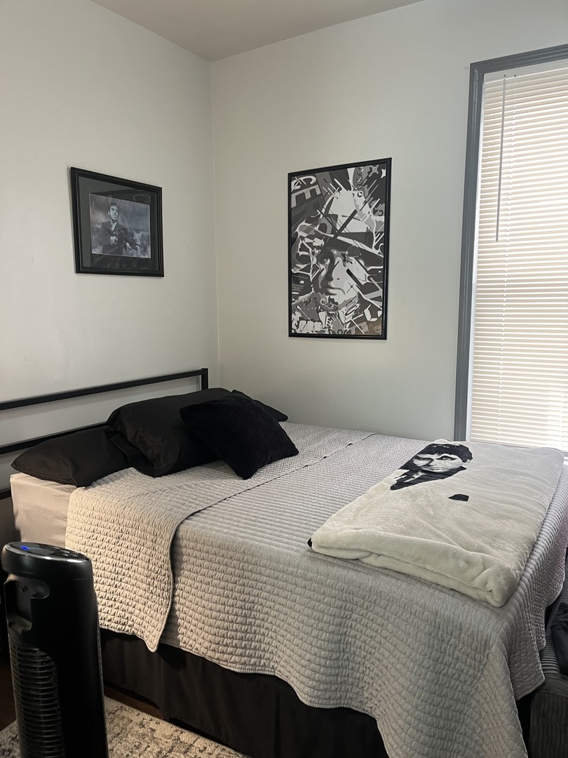 4140 S Albany Avenue, Chicago, IL 60632