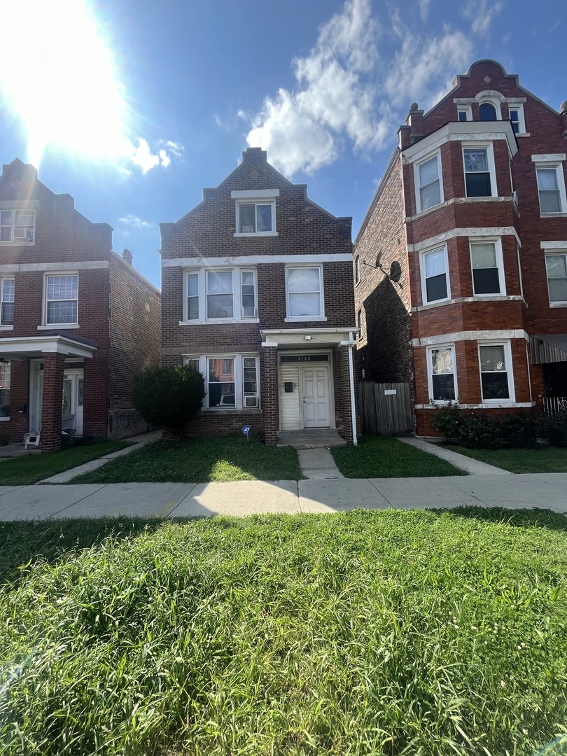 4140 S Albany Avenue, Chicago, IL 60632