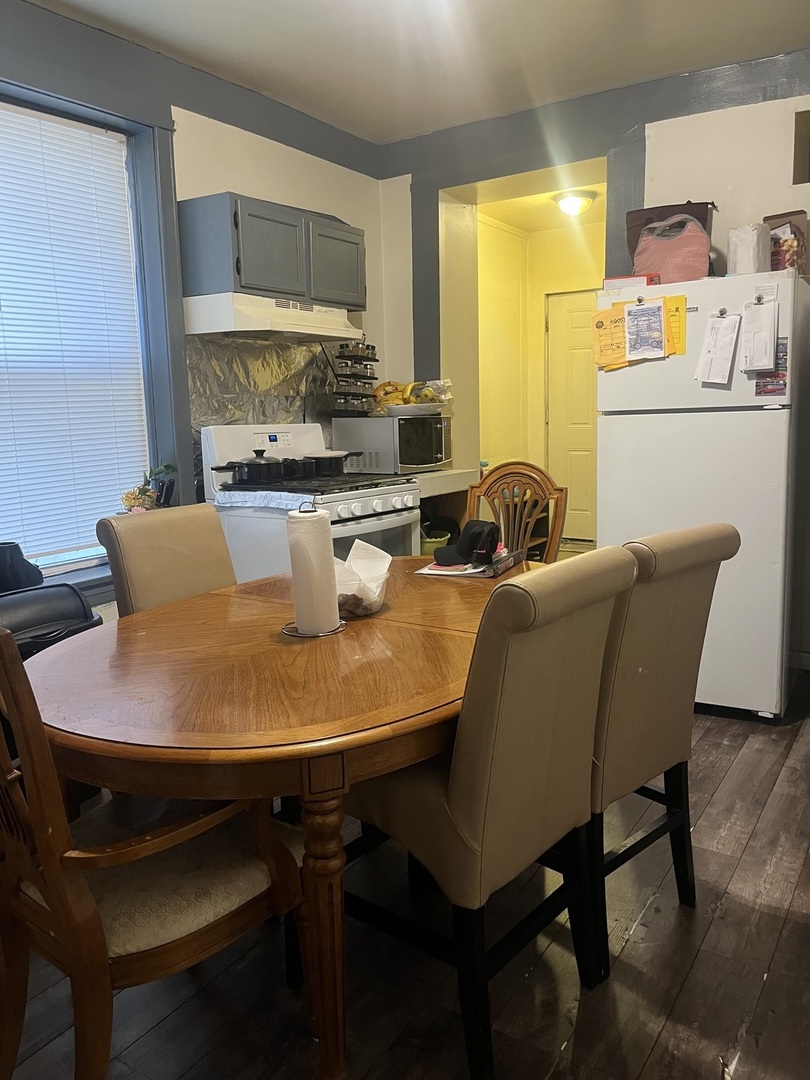 4140 S Albany Avenue, Chicago, IL 60632