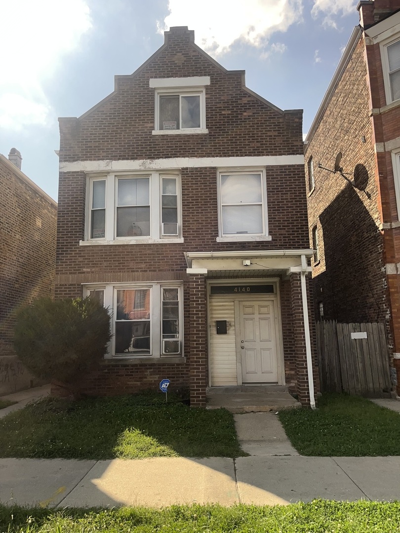 4140 S Albany Avenue, Chicago, IL 60632