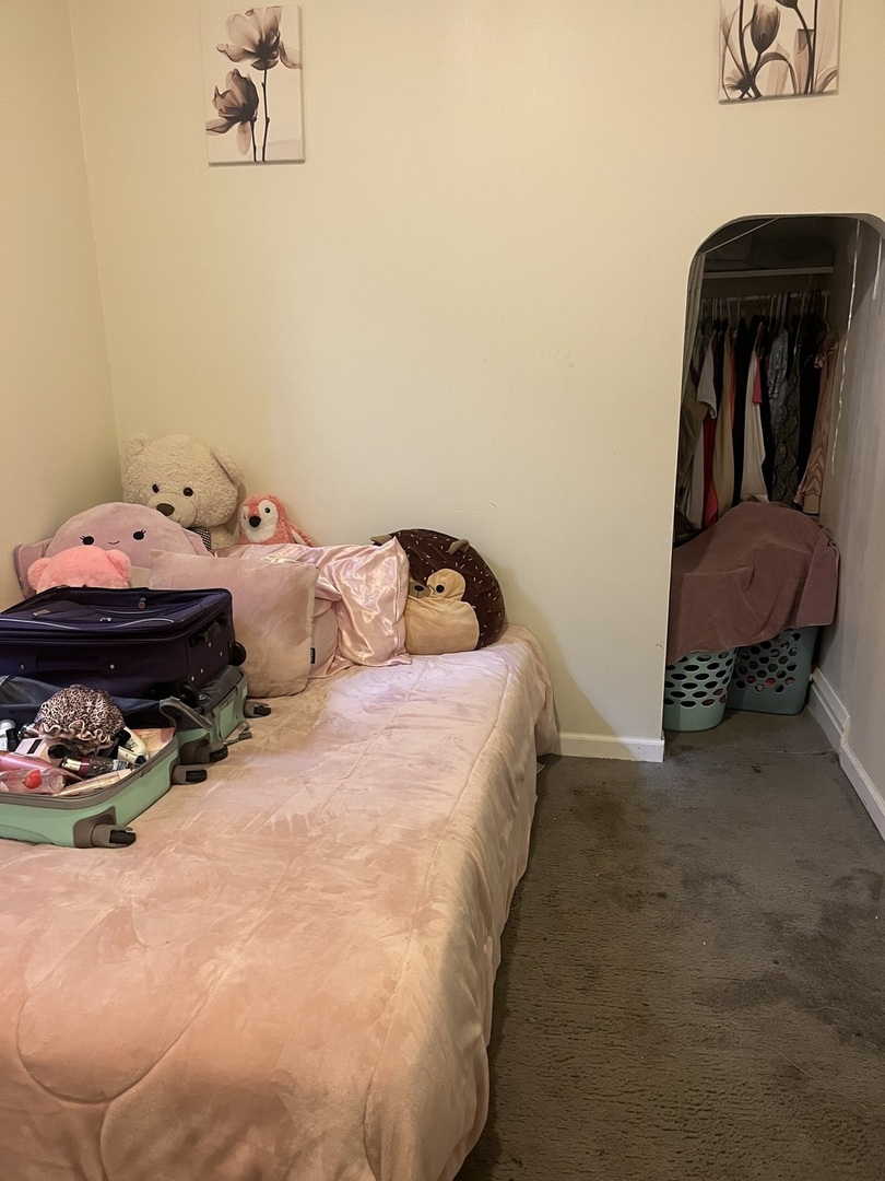 4140 S Albany Avenue, Chicago, IL 60632