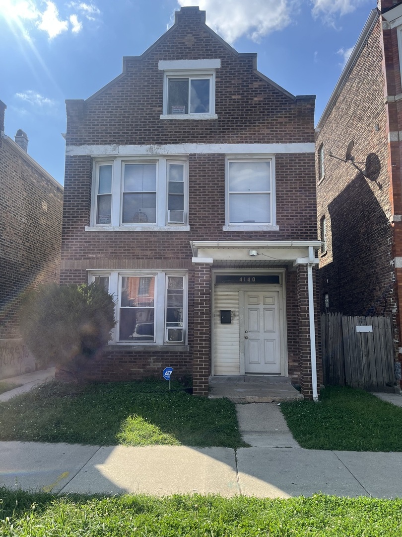 4140 S Albany Avenue, Chicago, IL 60632