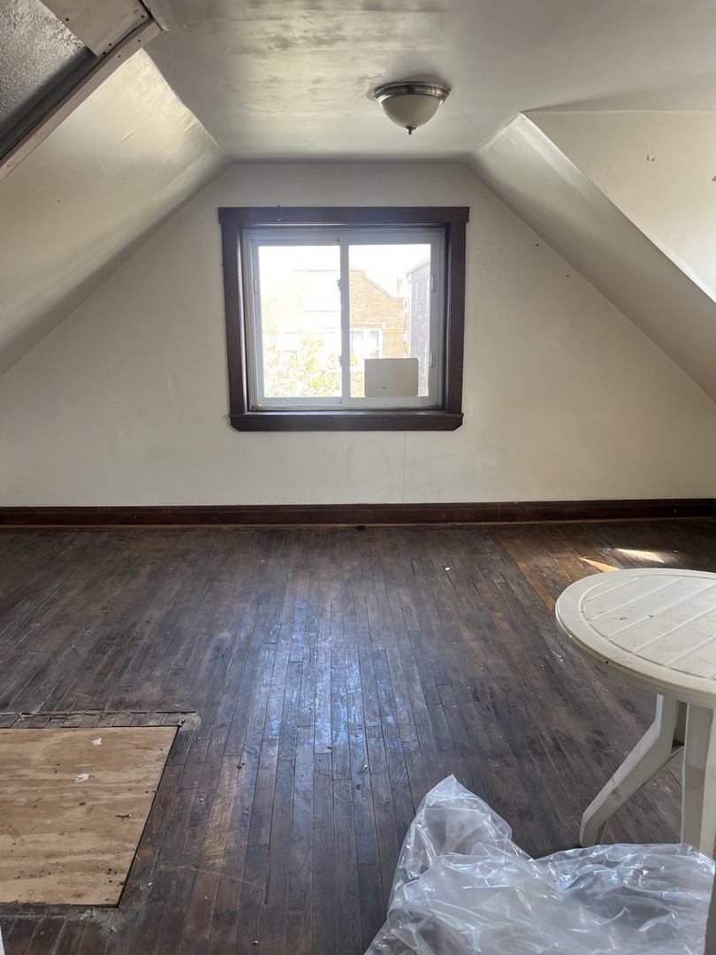 4140 S Albany Avenue, Chicago, IL 60632