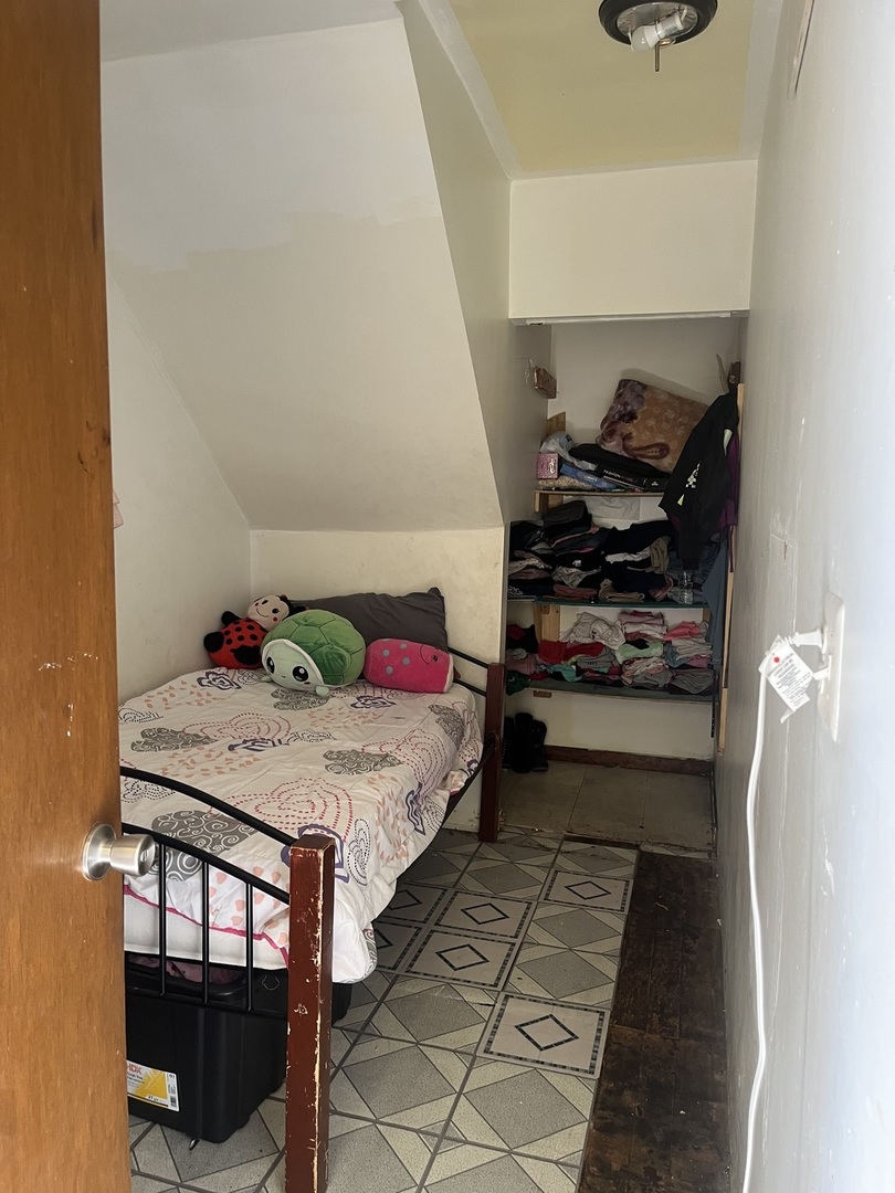 4140 S Albany Avenue, Chicago, IL 60632