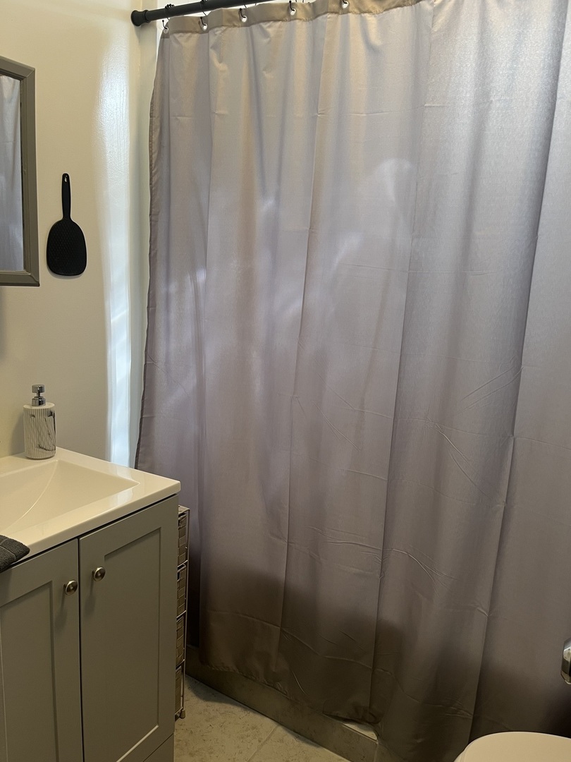 4140 S Albany Avenue, Chicago, IL 60632